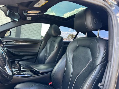 Used 2018 BMW 530e w/ Premium Package 2 image 14