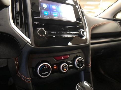 Used 2021 Subaru Crosstrek 2.0i Premium image 17