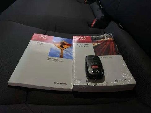 Used 2025 Toyota Tacoma SR5 image 99