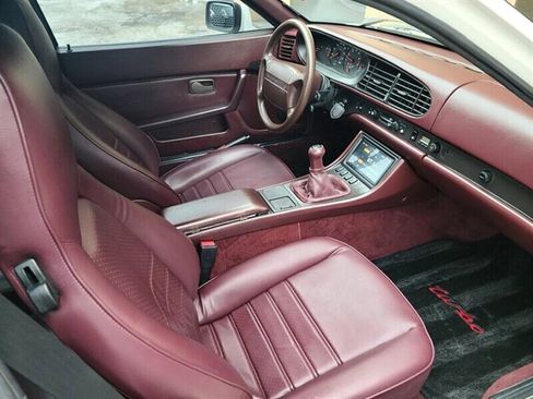 Used 1987 Porsche 944 Turbo image 3