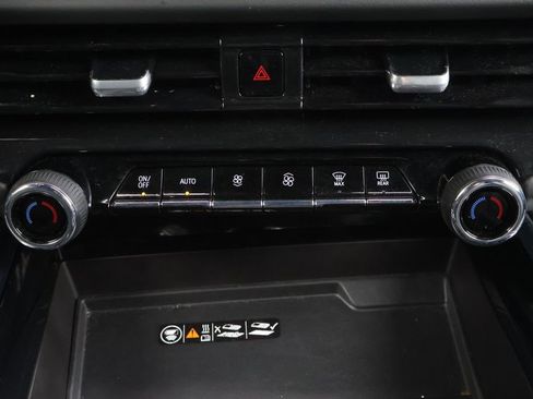 Used 2025 Chevrolet Tahoe Z71 AWD/4WD image 21