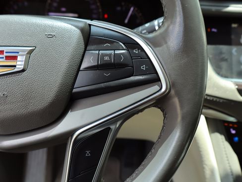 Used 2019 Cadillac XT5 Premium Luxury FWD image 24