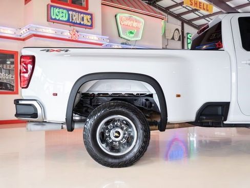 Used 2022 Chevrolet Silverado 3500 LT w/ Convenience Package image 7