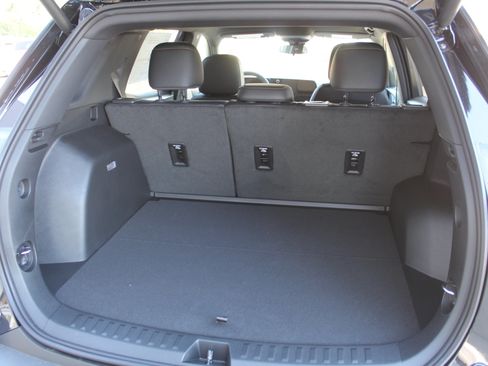 New 2026 Chevrolet Equinox ACTIV w/ Convenience Package III FWD image 17