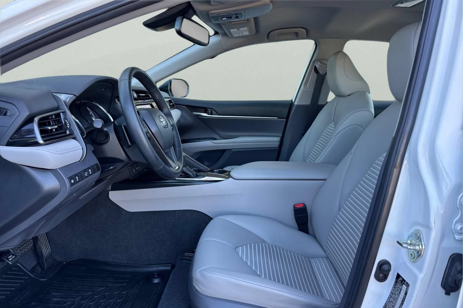Certified 2019 Toyota Camry SE w/ Convenience Package FWD image 15