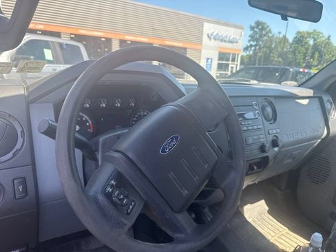 Used 2015 Ford F250 XL w/ Power Equipment Group AWD/4WD image 8