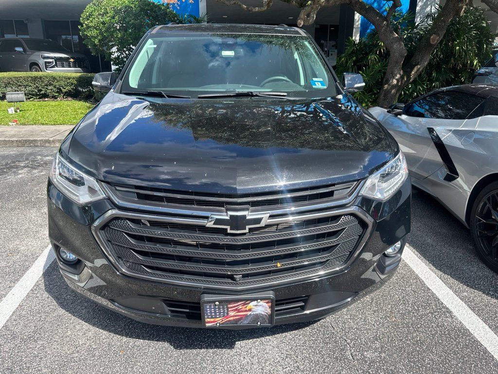 Certified 2020 Chevrolet Traverse Premier w/ Redline Edition AWD/4WD image 3