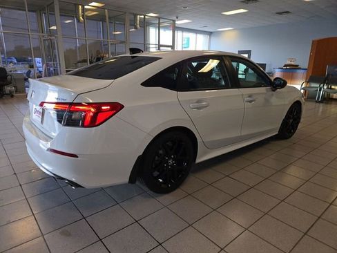 Used 2024 Honda Civic Sport image 8