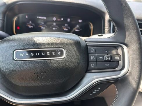 Used 2025 Jeep Wagoneer Series III w/ Premium Group I AWD/4WD image 20