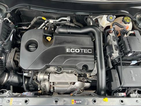 Used 2021 Chevrolet Equinox LT image 43