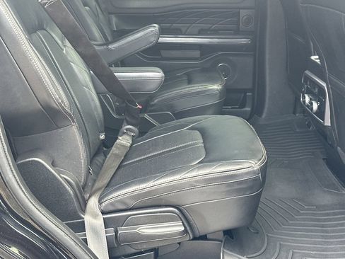 Used 2021 Ford Expedition Platinum RWD image 16