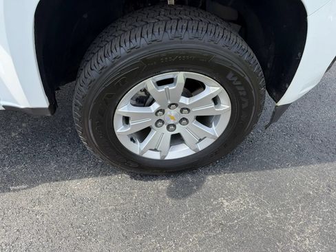 Used 2022 Chevrolet Colorado LT w/ Fleet Safety Package RWD image 40