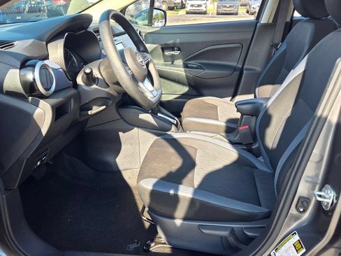 Used 2024 Nissan Versa SV FWD image 5