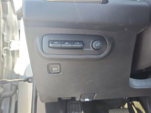 Used 2024 GMC Terrain Denali w/ Denali Premium Package image 34