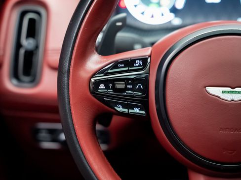 Used 2021 Aston Martin DBX image 44