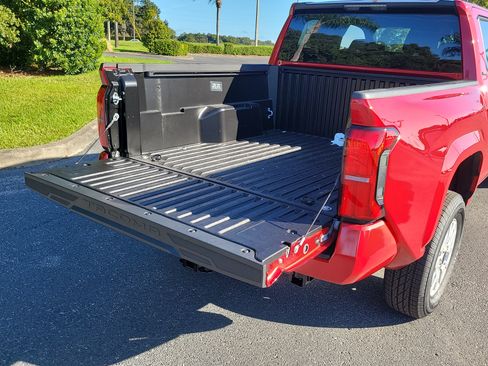 Certified 2025 Toyota Tacoma SR5 image 11