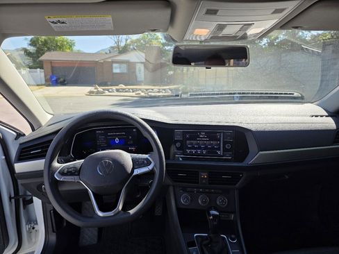 Used 2022 Volkswagen Jetta S image 11