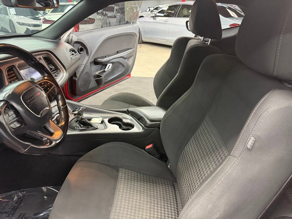 Used 2019 Dodge Challenger R/T RWD image 33