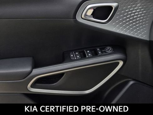 Certified 2025 Kia Soul LX FWD image 17