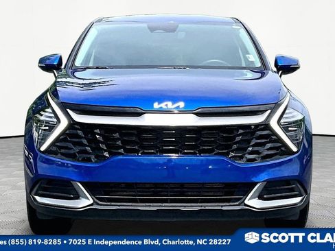 Used 2024 Kia Sportage EX FWD image 2
