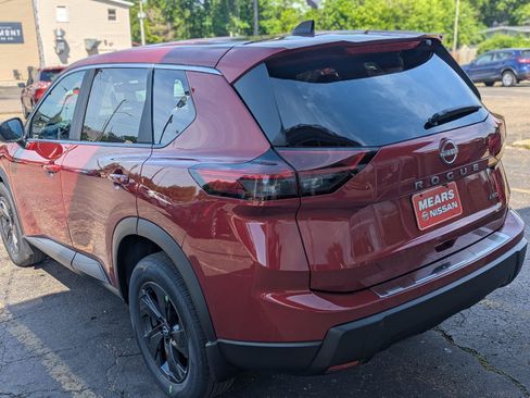 New 2026 Nissan Rogue SV AWD/4WD image 12