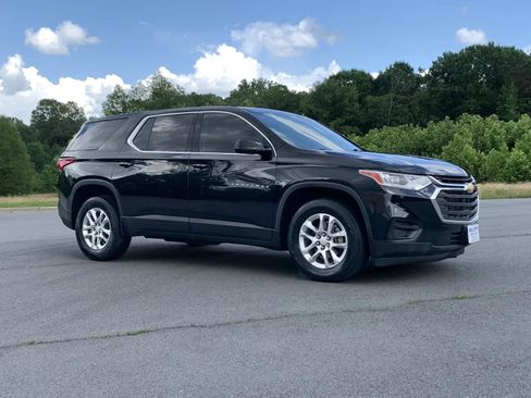 Used 2020 Chevrolet Traverse LS FWD image 1