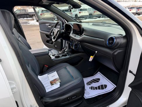 Certified 2023 Chevrolet Blazer RS w/ Enhanced Convenience Package image 30