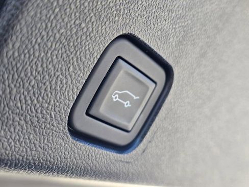 Used 2025 Chevrolet Traverse Z71 w/ Enhanced Driving Package image 12