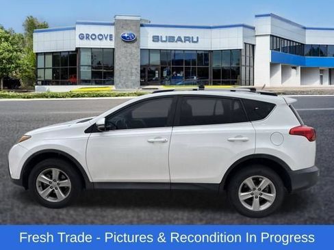 Used 2013 Toyota RAV4 XLE AWD/4WD image 2