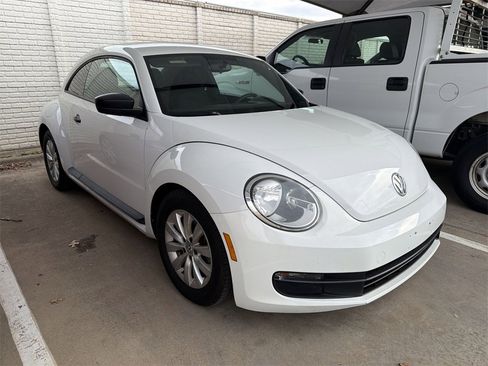 Used 2014 Volkswagen Beetle 1.8T image 1