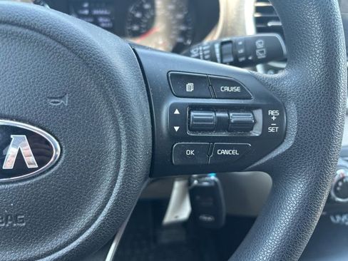 Used 2016 Kia Sorento AWD image 19