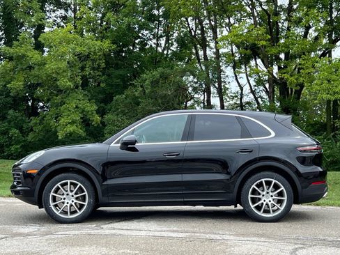 Certified 2023 Porsche Cayenne AWD/4WD image 2