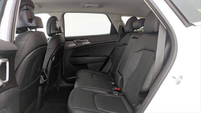 Used 2023 Kia Sportage EX AWD/4WD image 17