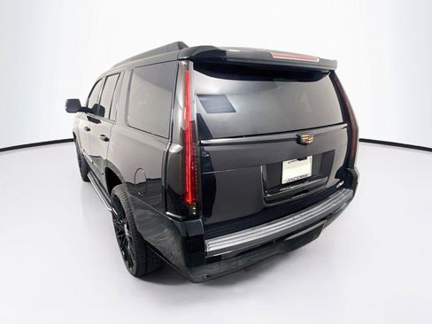 Used 2019 Cadillac Escalade Luxury w/ Escalade Sport Edition AWD/4WD image 5
