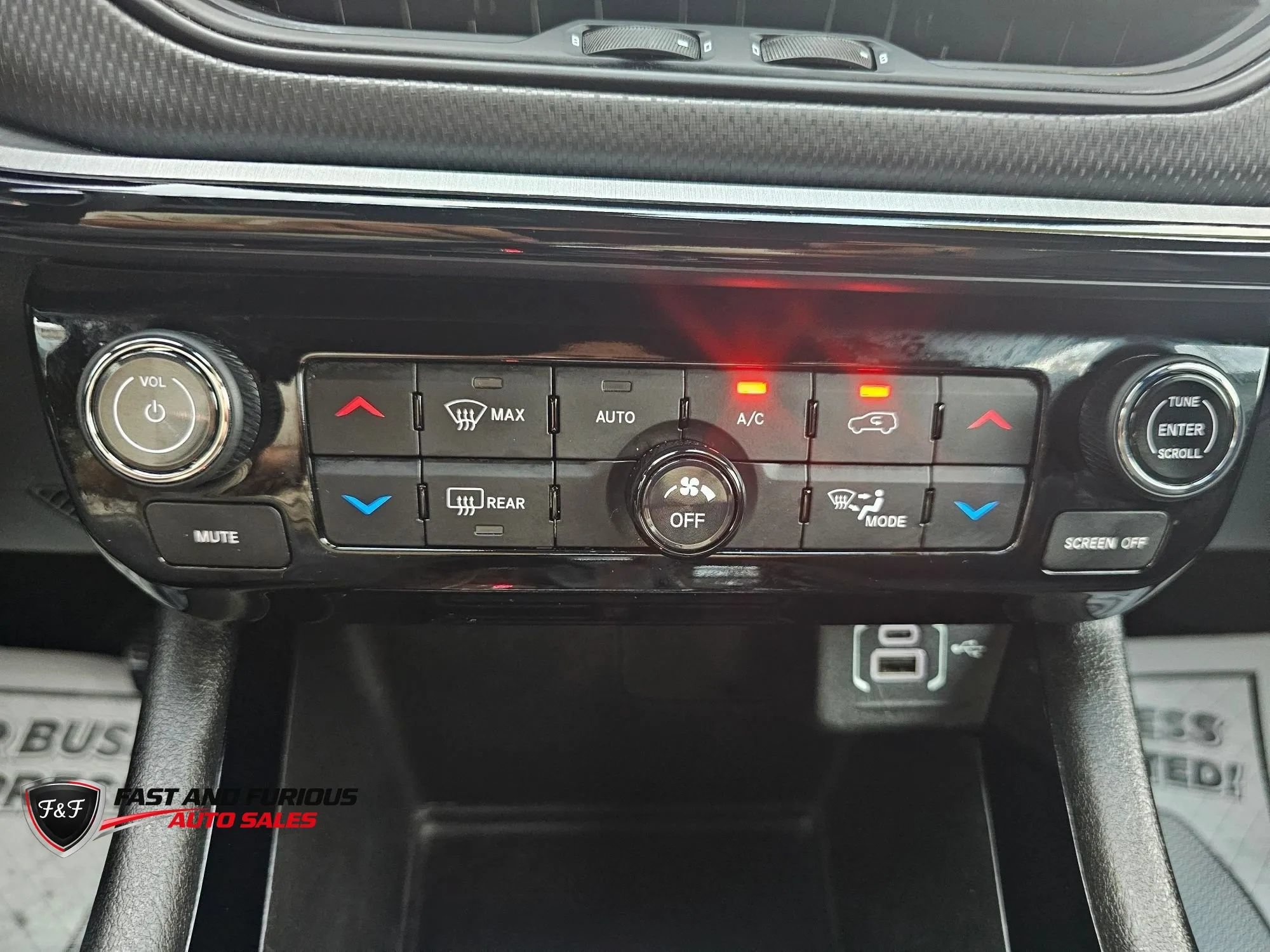 Used 2025 Jeep Compass Trailhawk AWD/4WD image 22