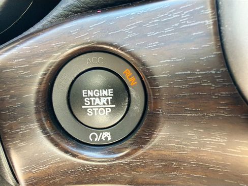 Used 2018 Jeep Grand Cherokee Laredo image 34