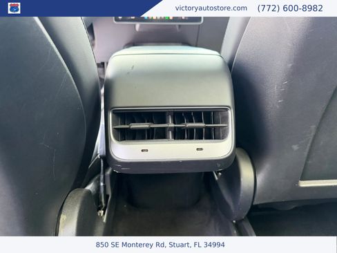 Used 2022 Tesla Model Y Long Range AWD/4WD image 18