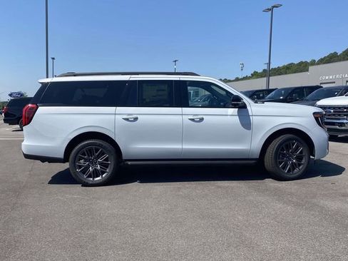 New 2026 Ford Expedition Max Platinum AWD/4WD image 2