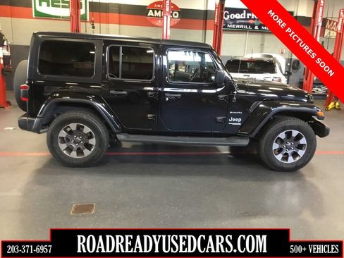 Used 2018 Jeep Wrangler Unlimited Sahara w/ Dual Top Group AWD/4WD image 1