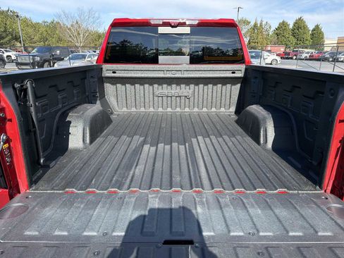 Used 2024 GMC Sierra 1500 AT4 w/ Technology Package image 30