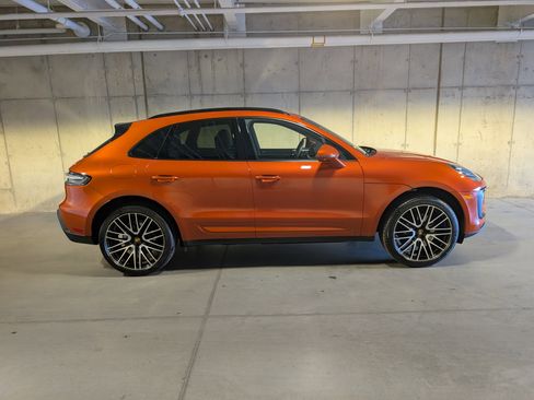 Certified 2025 Porsche Macan image 10