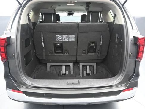 Used 2025 Kia Carnival FWD image 9