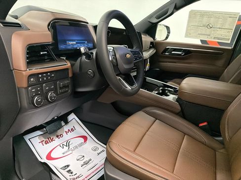 New 2026 Chevrolet Tahoe High Country w/ Sun And Tow Package AWD/4WD image 9
