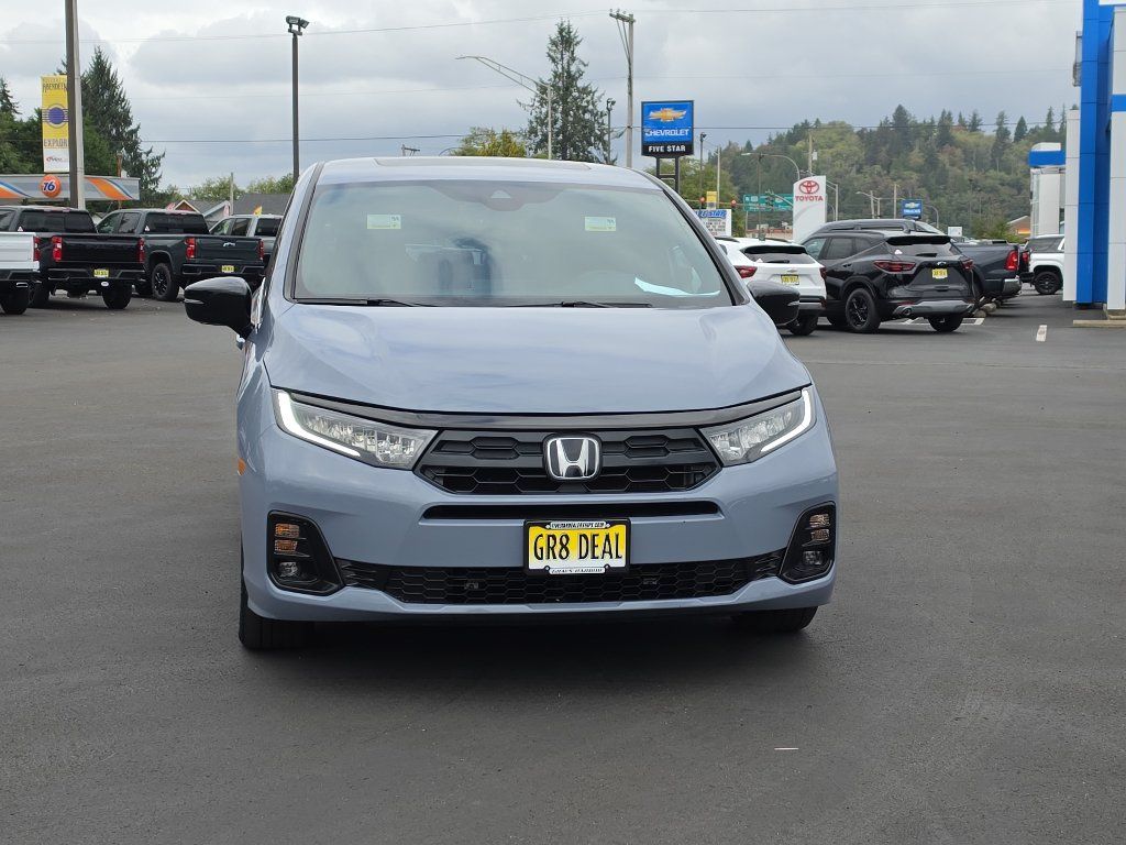Used 2025 Honda Odyssey Sport-L image 3