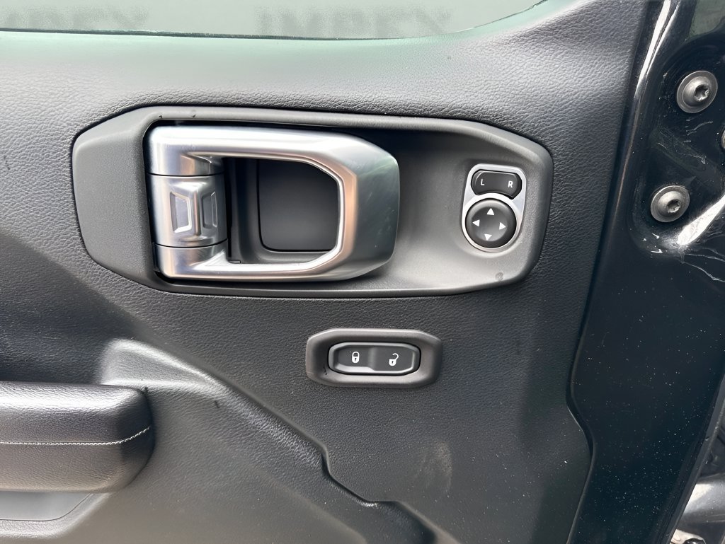 Used 2019 Jeep Wrangler Unlimited Rubicon AWD/4WD image 26