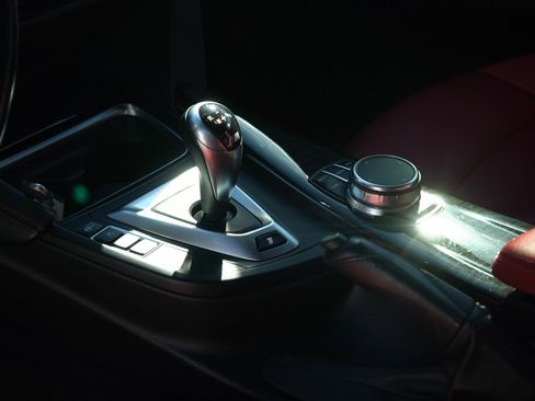 Used 2018 BMW M3 image 33