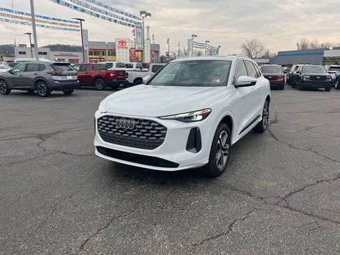 Used 2025 Audi Q5 Premium AWD/4WD image 3