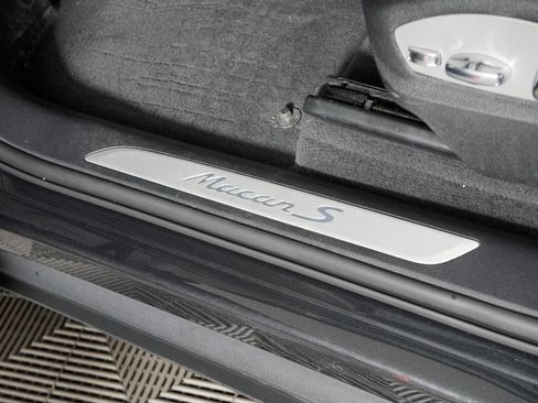 Certified 2023 Porsche Macan S AWD/4WD image 21