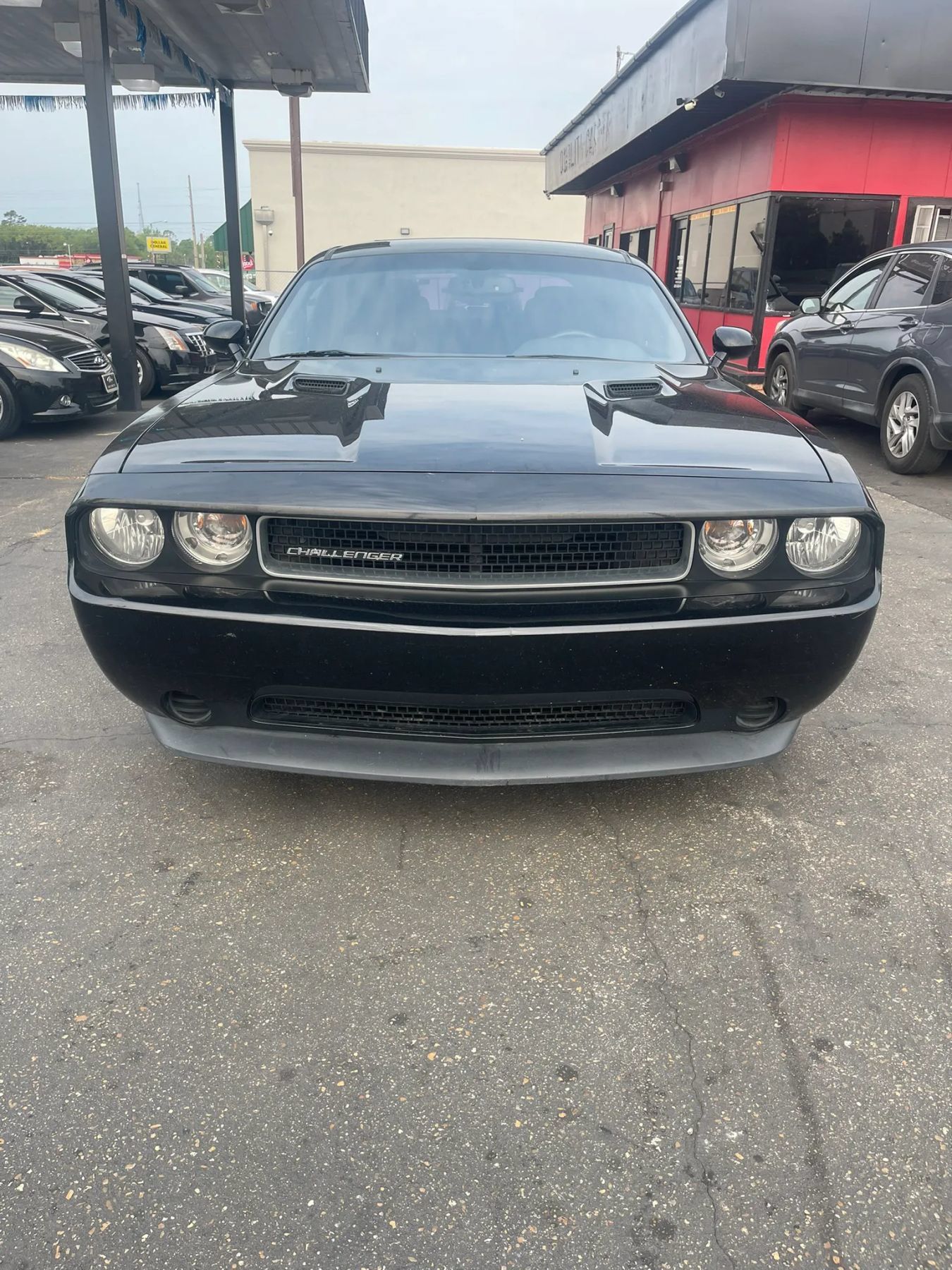 Used 2014 Dodge Challenger SXT RWD image 2