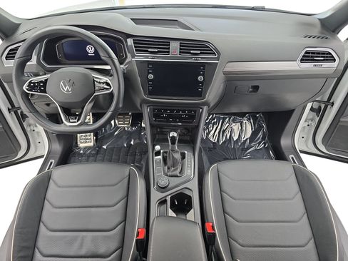 Certified 2024 Volkswagen Tiguan SEL R-Line AWD/4WD image 9